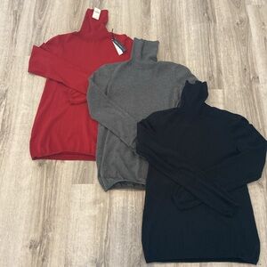 Lot of 3 Gap super soft combed cotton turtleneck. Red is NWT. All size S